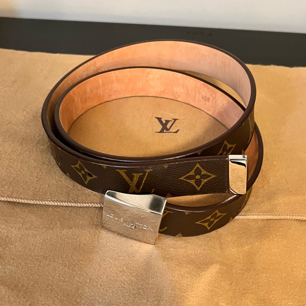Louis Vuitton 25 mm Iconic signature Monogram Canvas 8-10 pant size